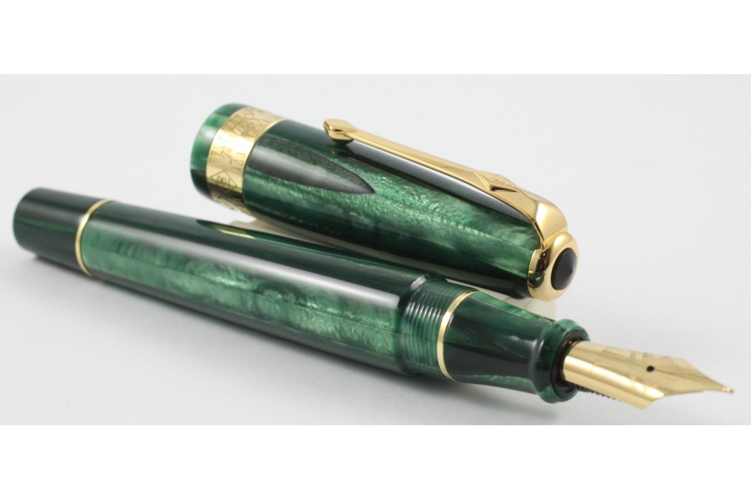 Conway Stewart Model 100 Emerald Green Spagetti Fountain Pen