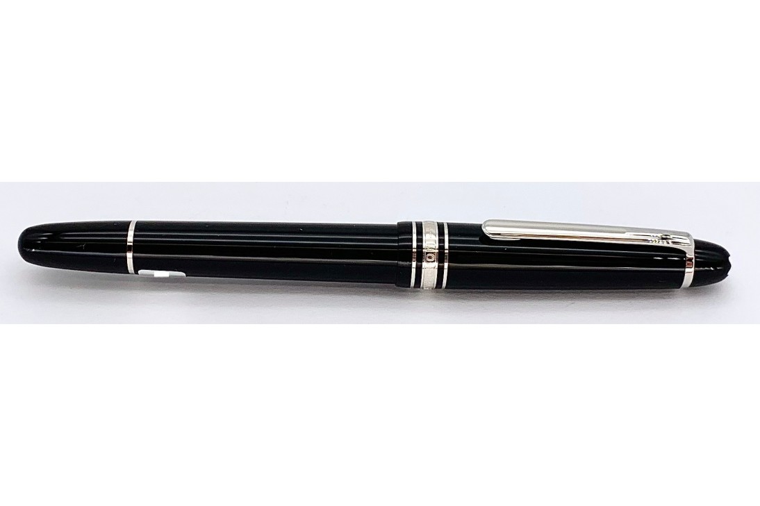 Montblanc MB.106521 Meisterstück Platinum-Coated Classique Fountain Pen