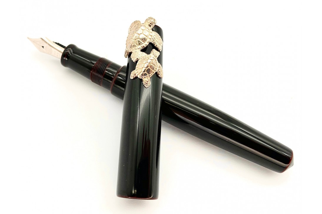 Nakaya Piccolo Long Writer Kuro Tamenuri Fountain Pen with Turtles Stopper