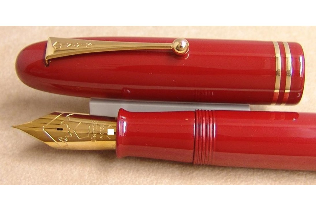 Namiki Emperor Vermilion Roiro Urushi Lacquer with Ring Fountain Pen