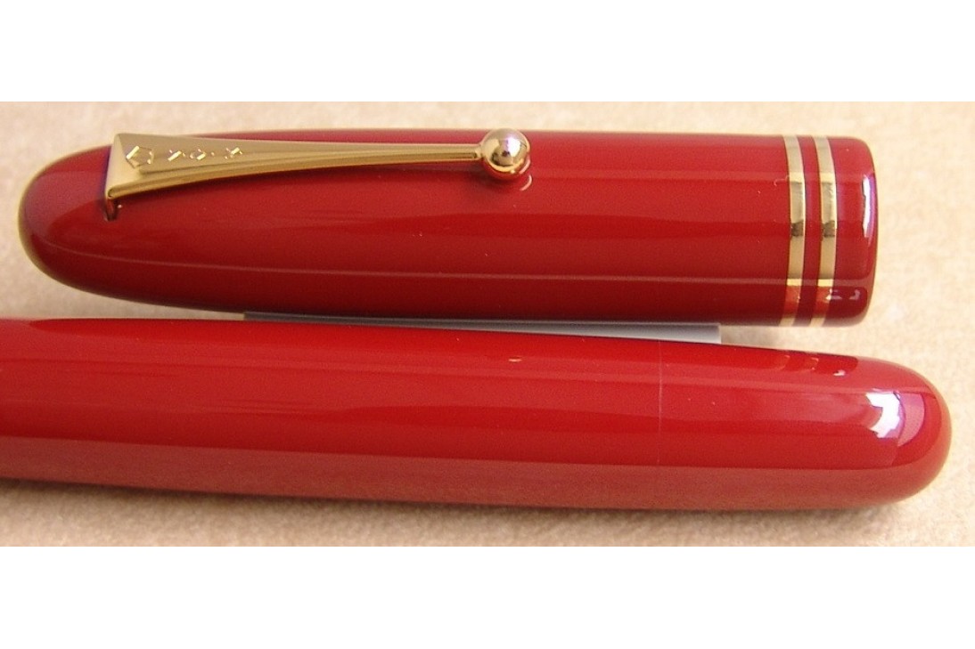 Namiki Emperor Vermilion Roiro Urushi Lacquer with Ring Fountain Pen