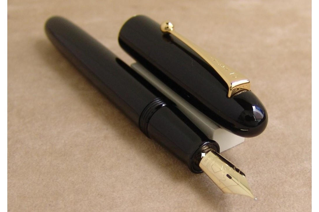 Namiki Yukari Royale Urushi Black Fountain Pen