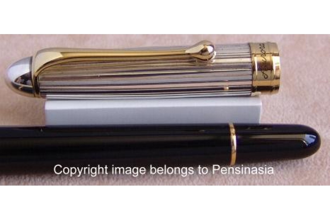 Aurora 88 Ottantotto Silver Linear Regular 814 Fountain Pen
