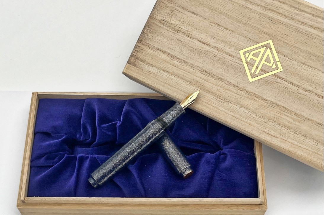 AP Limited Edition Urushi Lacquer Art Colors of the Cosmos Interstellar Fountain Pen