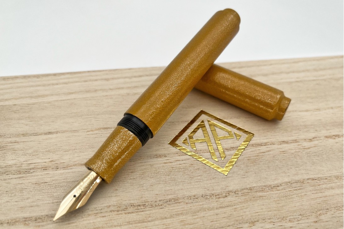 AP Limited Edition Urushi Lacquer Art Colors of the Cosmos Solaris Fountain Pen