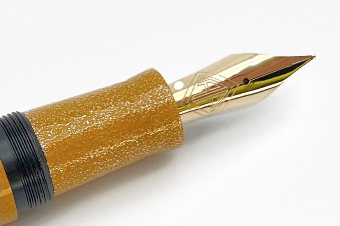 AP Limited Edition Urushi Lacquer Art Colors of the Cosmos Solaris Fountain Pen