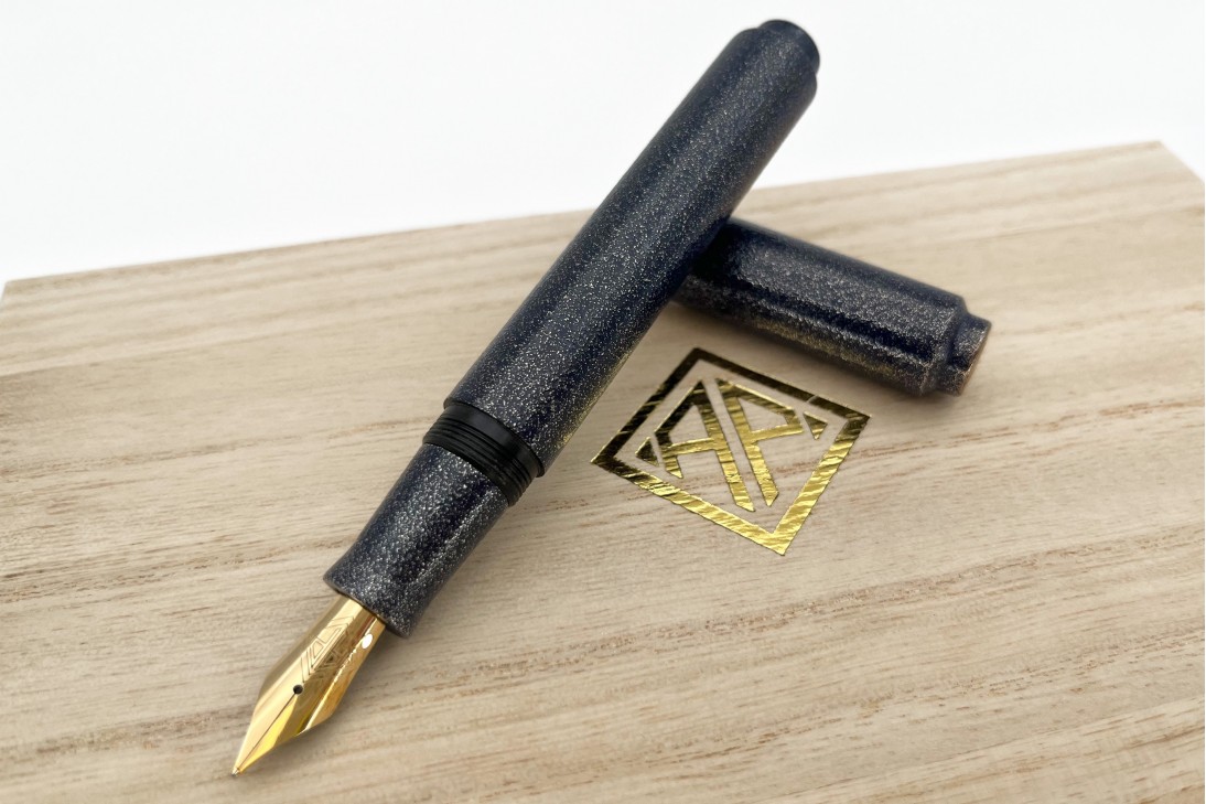 AP Limited Edition Urushi Lacquer Art Colors of the Cosmos Spica Fountain Pen