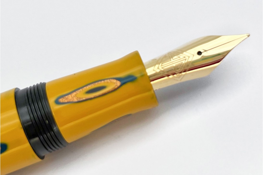 AP Limited Edition Urushi Lacquer Art Yellow Amorphous Splendor Fountain Pen