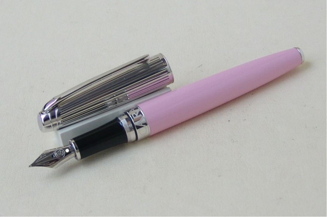 Caran d'ache Leman Bicolour Pink Rhodium Plated Fountain Pen