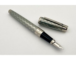 S.T. Dupont D-Link Grey lacquer Fountain Pen