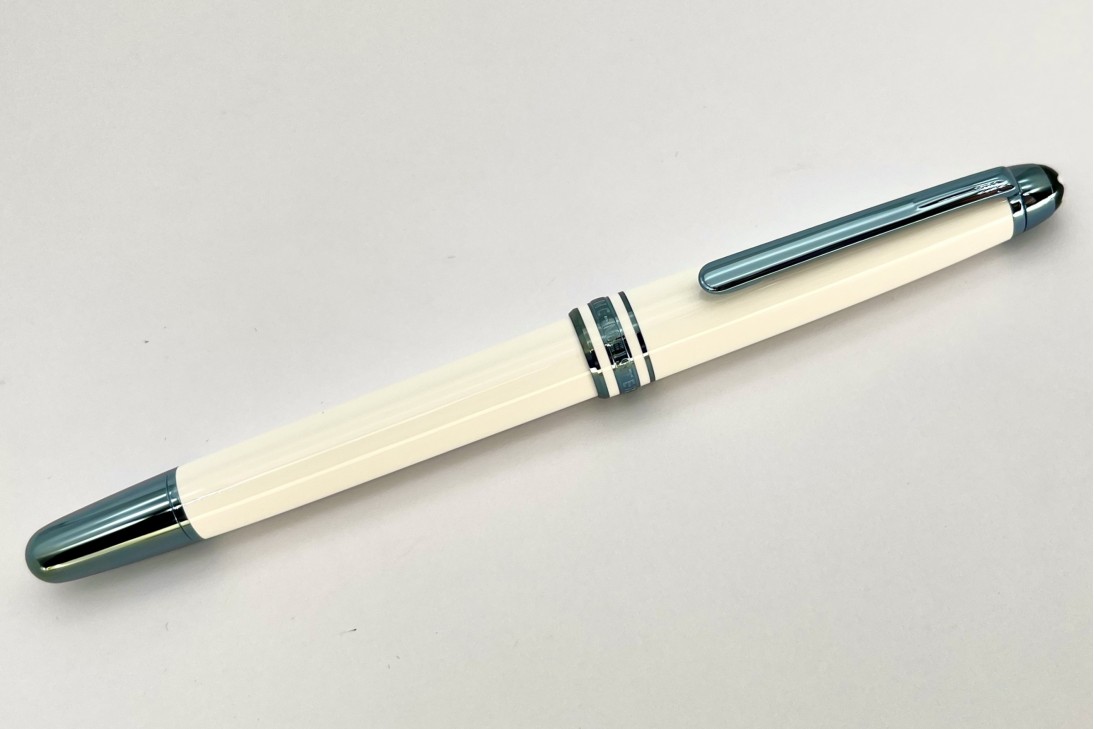 Montblanc MB129400 Meisterstuck 163 Glacier Classique White Roller Pen