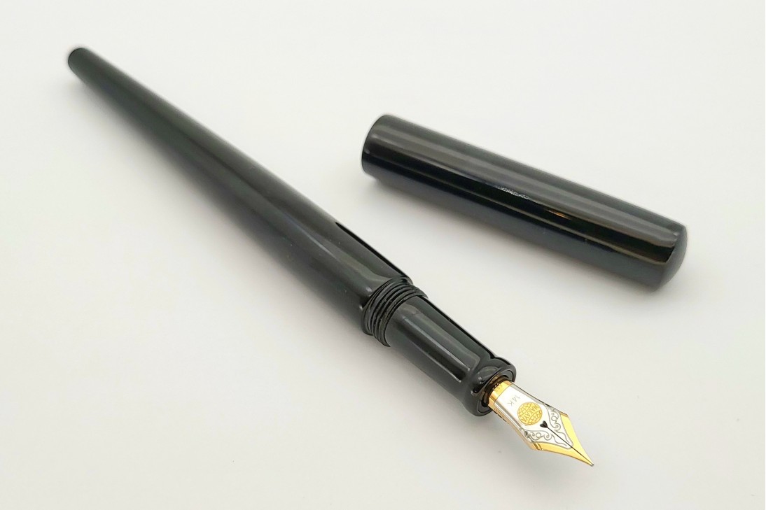Nakaya Desk Pen