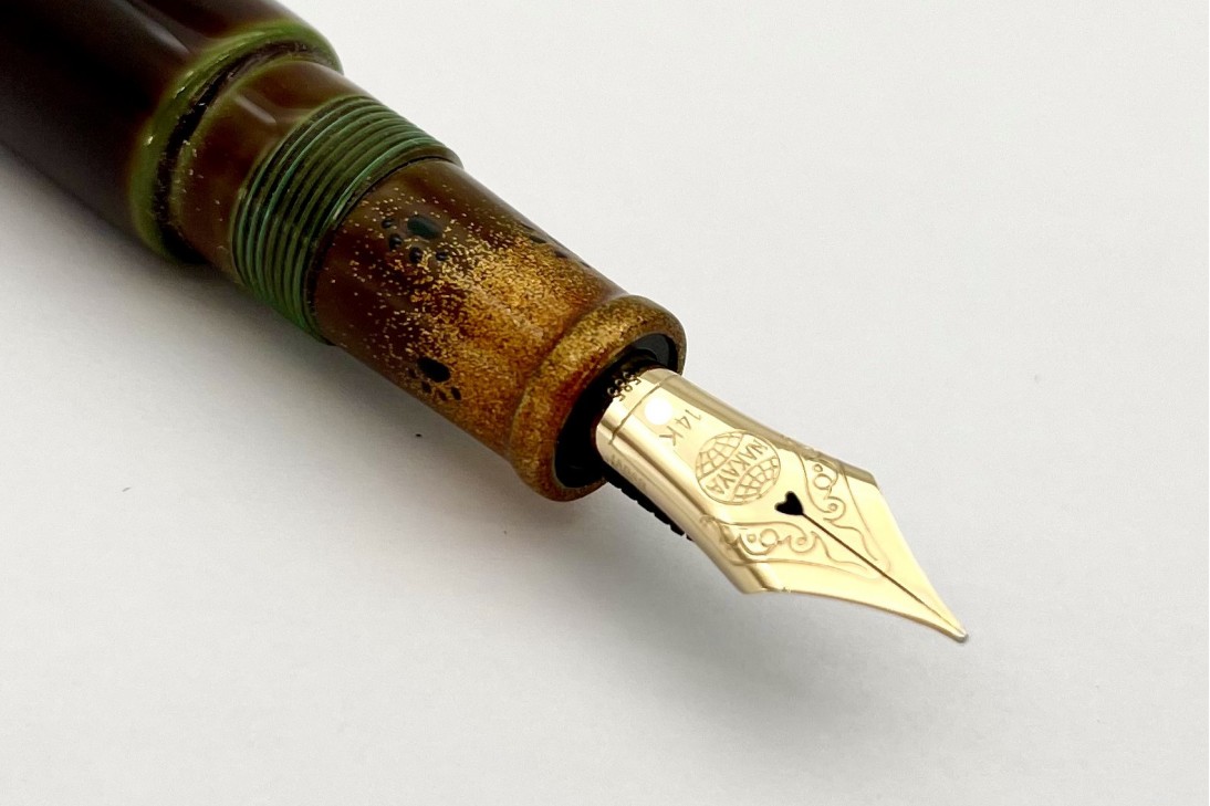 Nakaya Piccolo Long Cigar Heki-Tamenuri with 6 Black paws and Nashiji on Grip Section Fountain Pen