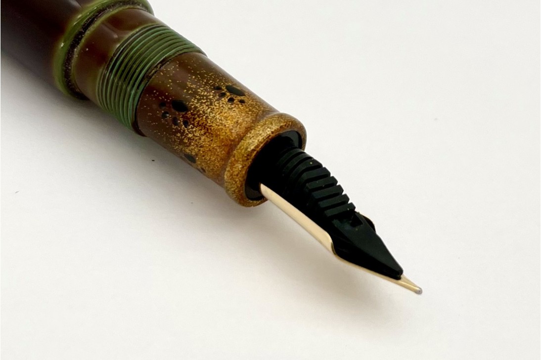 Nakaya Piccolo Long Cigar Heki-Tamenuri with 6 Black paws and Nashiji on Grip Section Fountain Pen