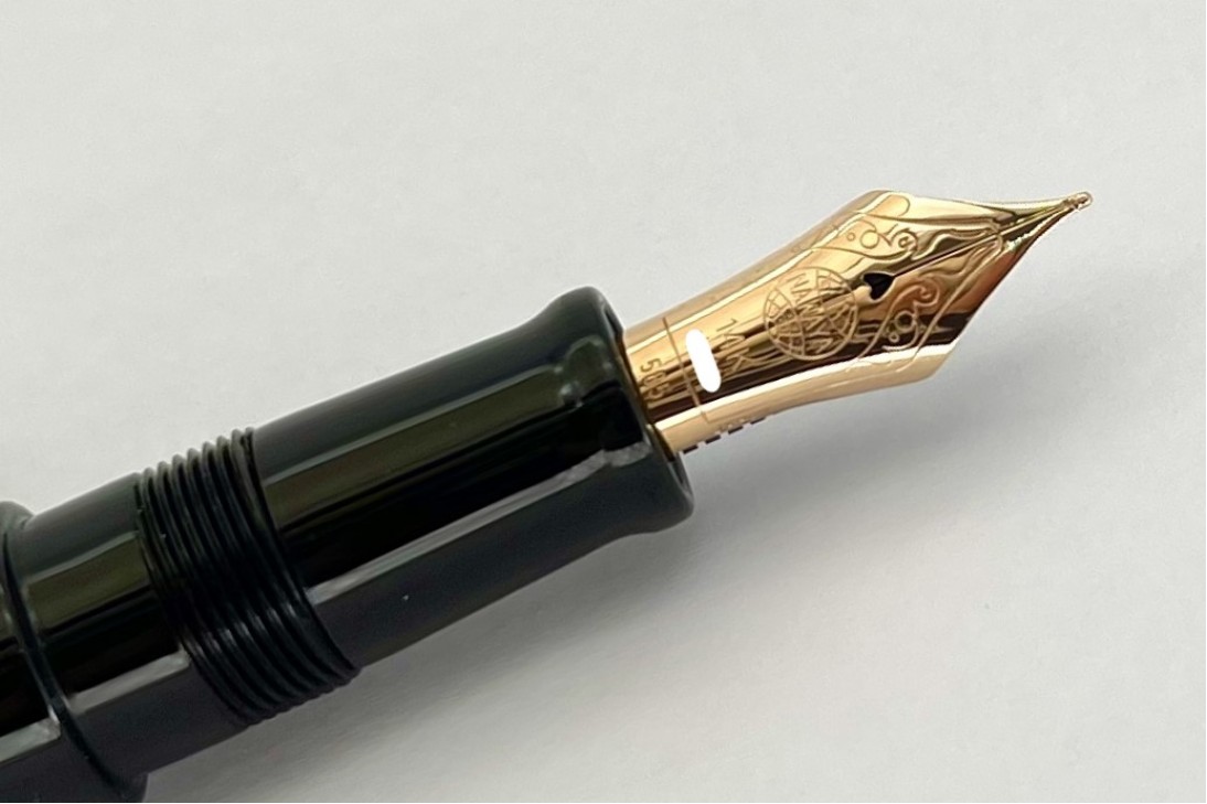 Nakaya Piccolo Long Cigar Maki-e Butterfly Kuro-Roiro Fountain Pen