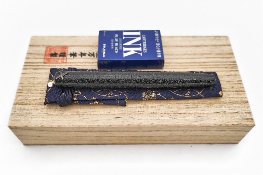 Nakaya Piccolo Long Writer Ishime Kanshitsu Black Fountain Pen with Plane Stopper