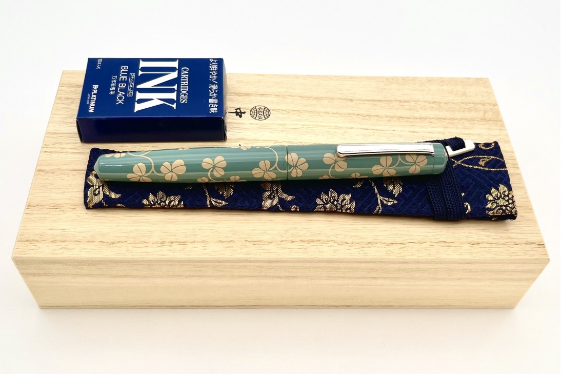 Nakaya Piccolo Long Writer Clover Arabesque (Motif in Shiro) Fountain Pen