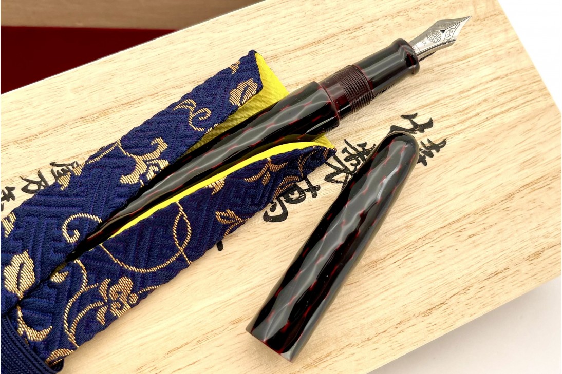 Nakaya Tsumugi Portable Kasuri (Kuro-Tamenuri) Fountain Pen
