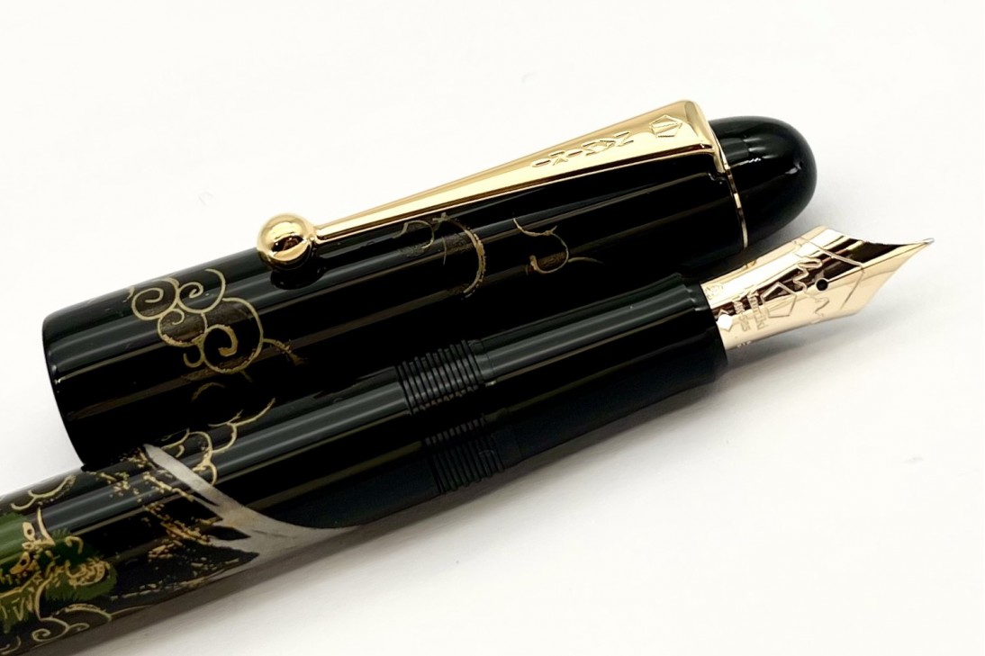 Namiki Nippon Art Makie Mt Fuji and Dragon Fountain Pen
