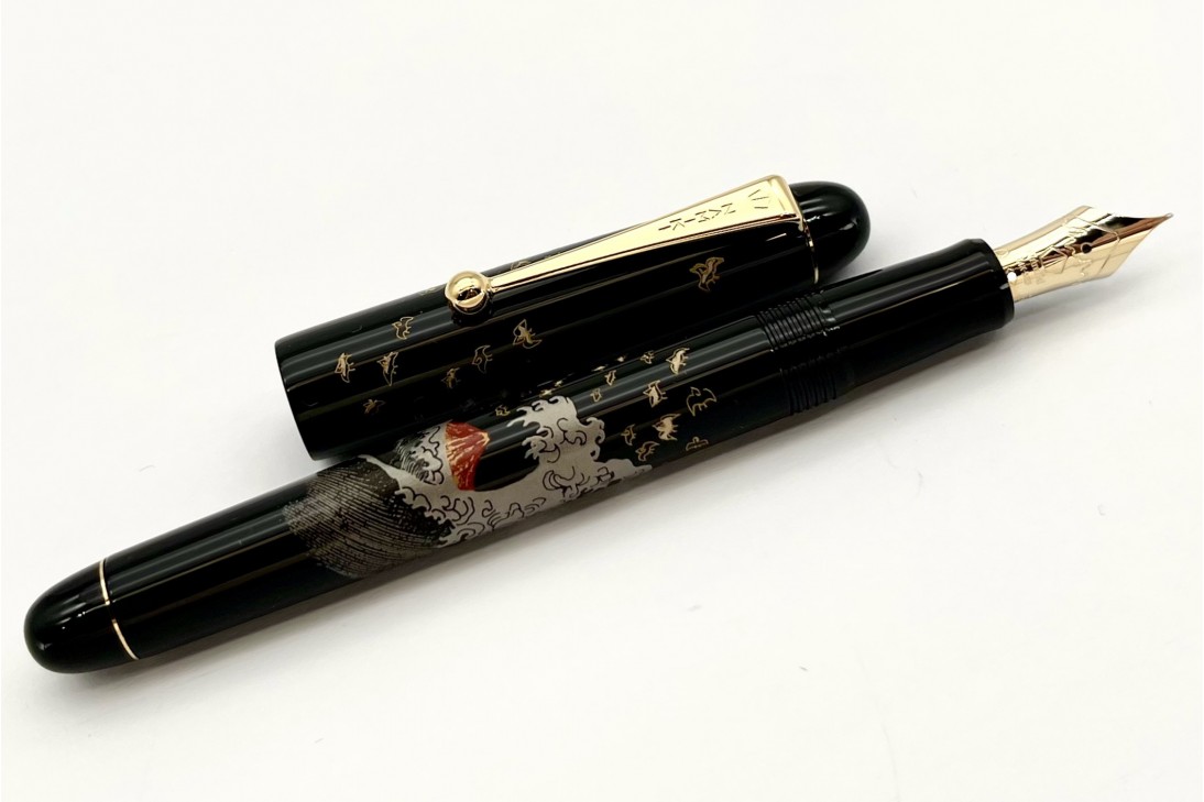 Namiki Nippon Art Makie Mt Fuji and Wave Fountain Pen