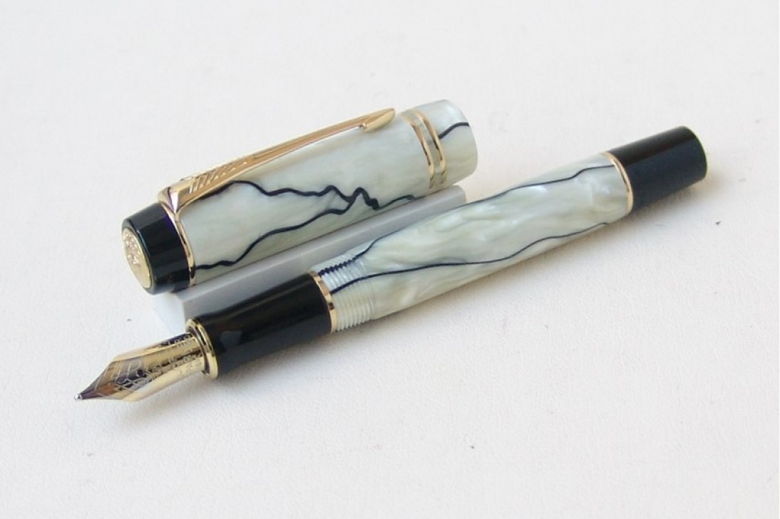 Parker Duofold Pearl Black Demi GT Fountain Pen