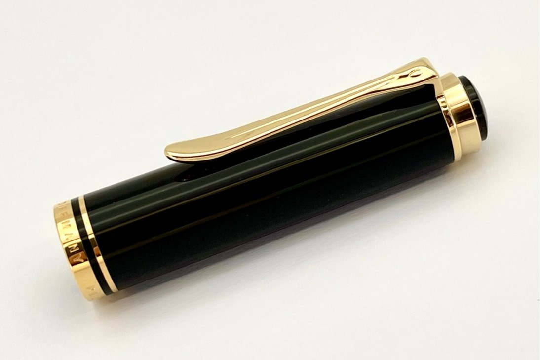 Pelikan Souveran M400 Black Fountain Pen (Old Logo)