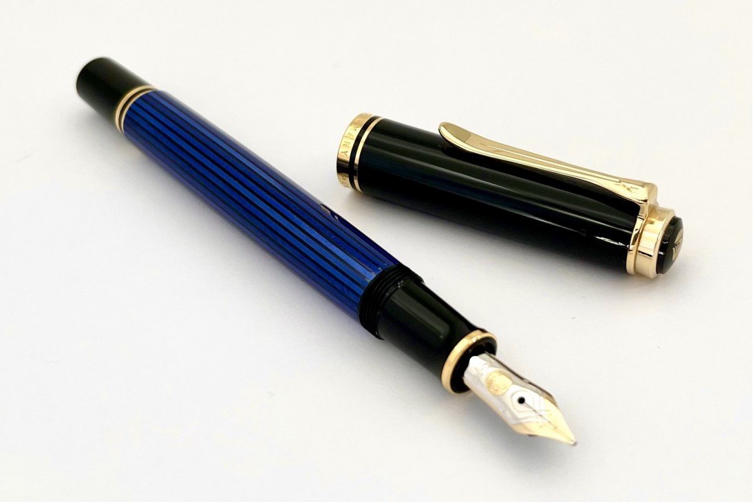 Pelikan Souveran M400 Blue and Black Fountain Pen (Old Logo)