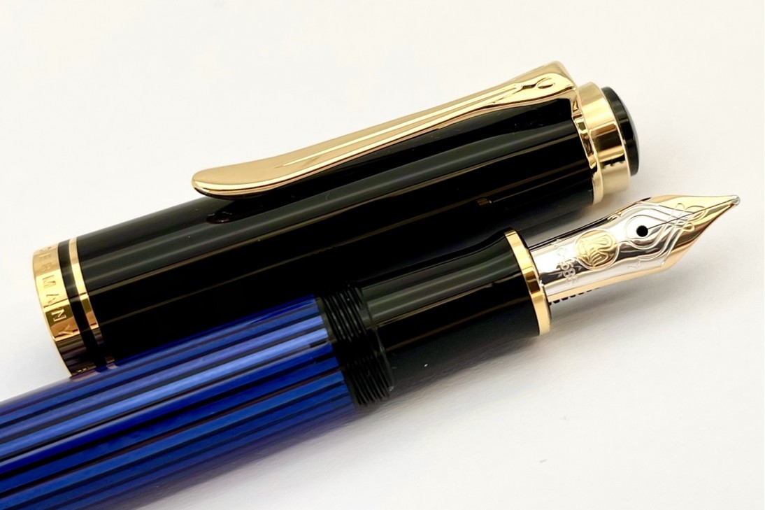 Pelikan Souveran M400 Blue and Black Fountain Pen (Old Logo)