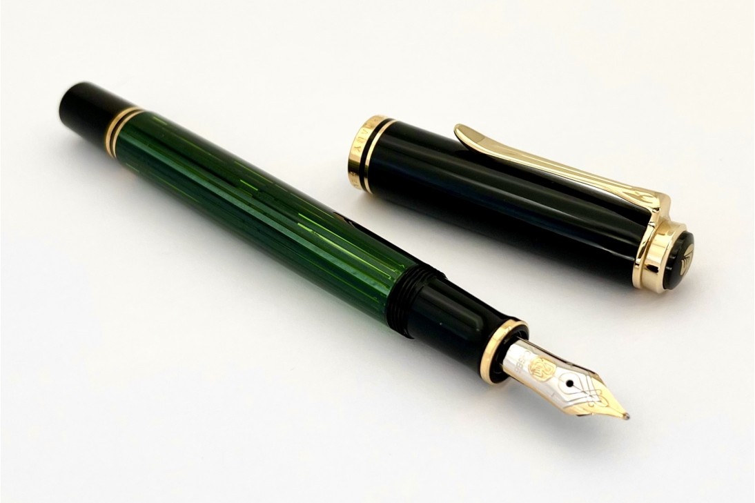 Pelikan Souveran M400 Green and Black Fountain Pen (Old Logo)