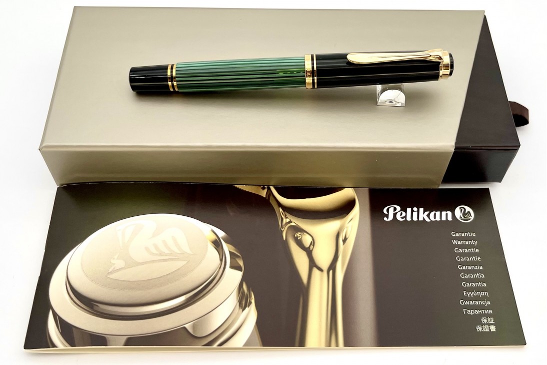 Pelikan Souveran M400 Green and Black Fountain Pen (Old Logo)