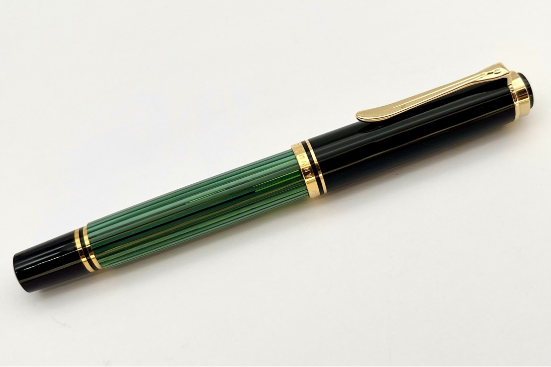 Pelikan Souveran M400 Green and Black Fountain Pen (Old Logo)