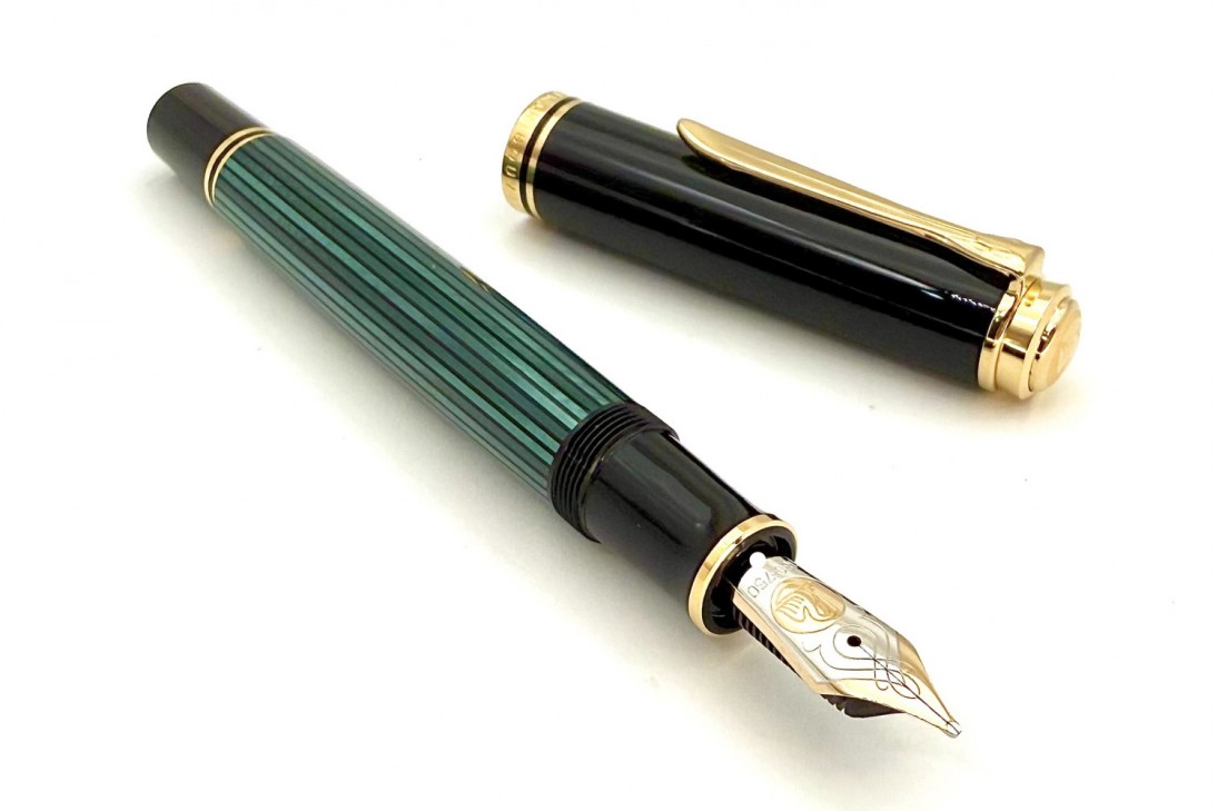 Pelikan Souveran M800 Green and Black Fountain Pen - New Logo
