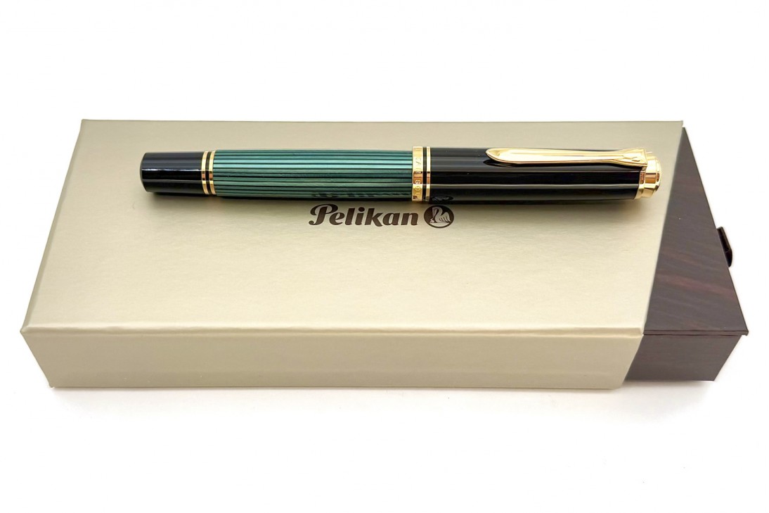 Pelikan Souveran M800 Green and Black Fountain Pen - New Logo