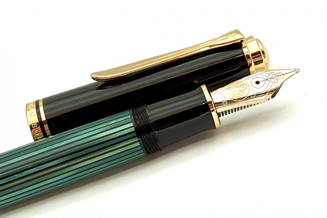 Pelikan Souveran M800 Green and Black Fountain Pen - New Logo