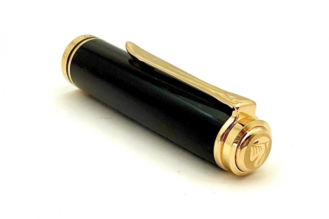 Pelikan Souveran M800 Green and Black Fountain Pen - New Logo