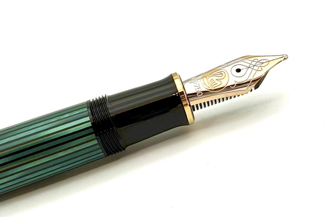 Pelikan Souveran M800 Green and Black Fountain Pen - New Logo
