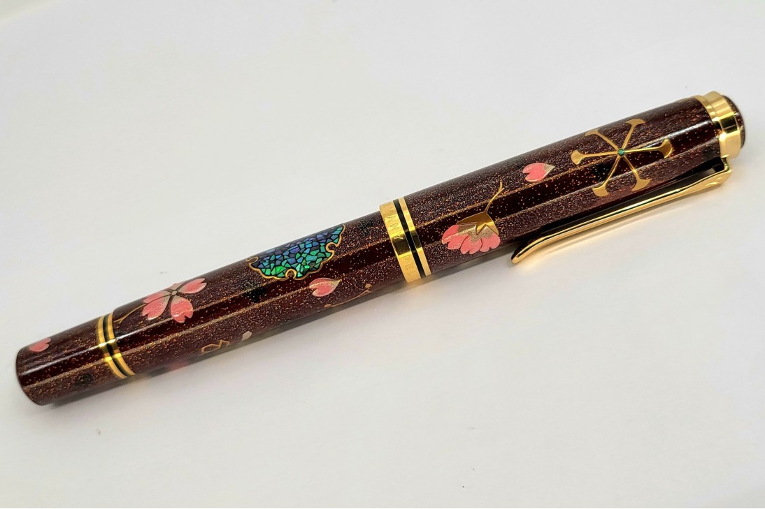 Pelikan Limited Edition Maki-e Souveran M1000 Snow, Moon and Flower Fountain Pen