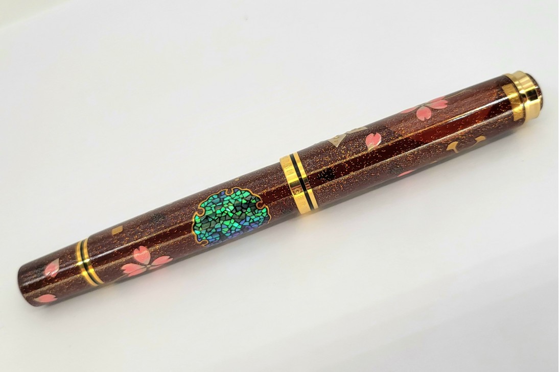 Pelikan Limited Edition Maki-e Souveran M1000 Snow, Moon and Flower Fountain Pen