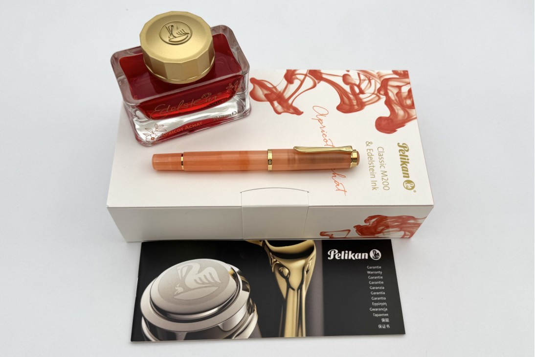 Pelikan Special Edition Classic M200 Apricot Fountain Pen Set