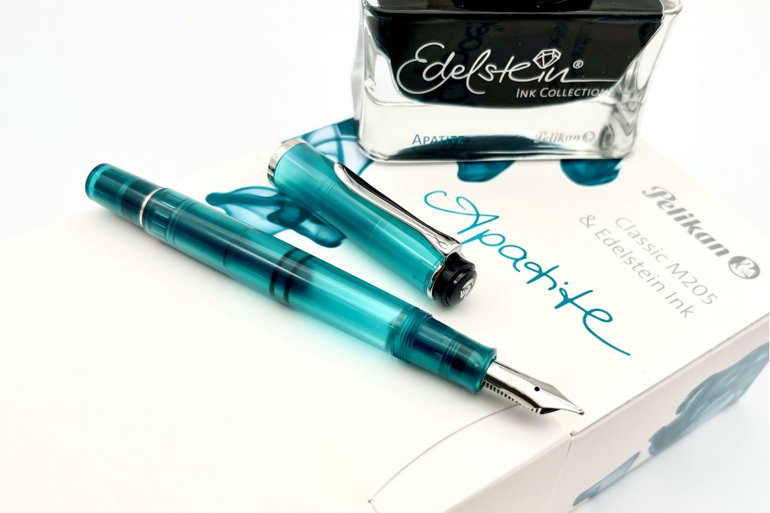 Pelikan Special Edition Classic M205 Apatite Fountain Pen Set