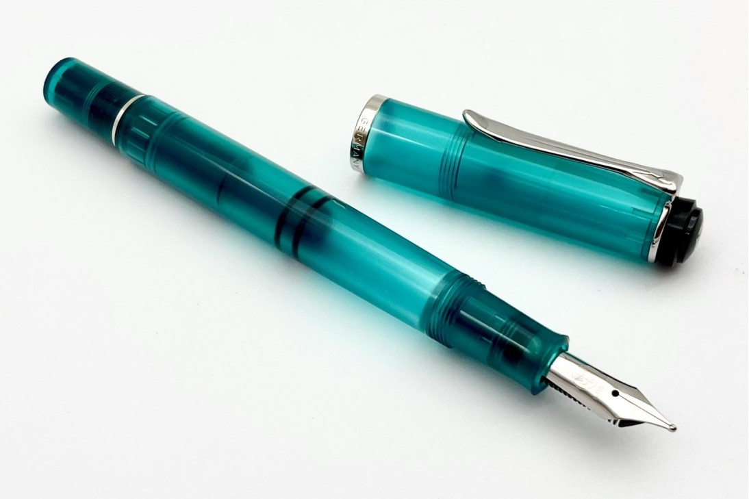 Pelikan Special Edition Classic M205 Apatite Fountain Pen Set