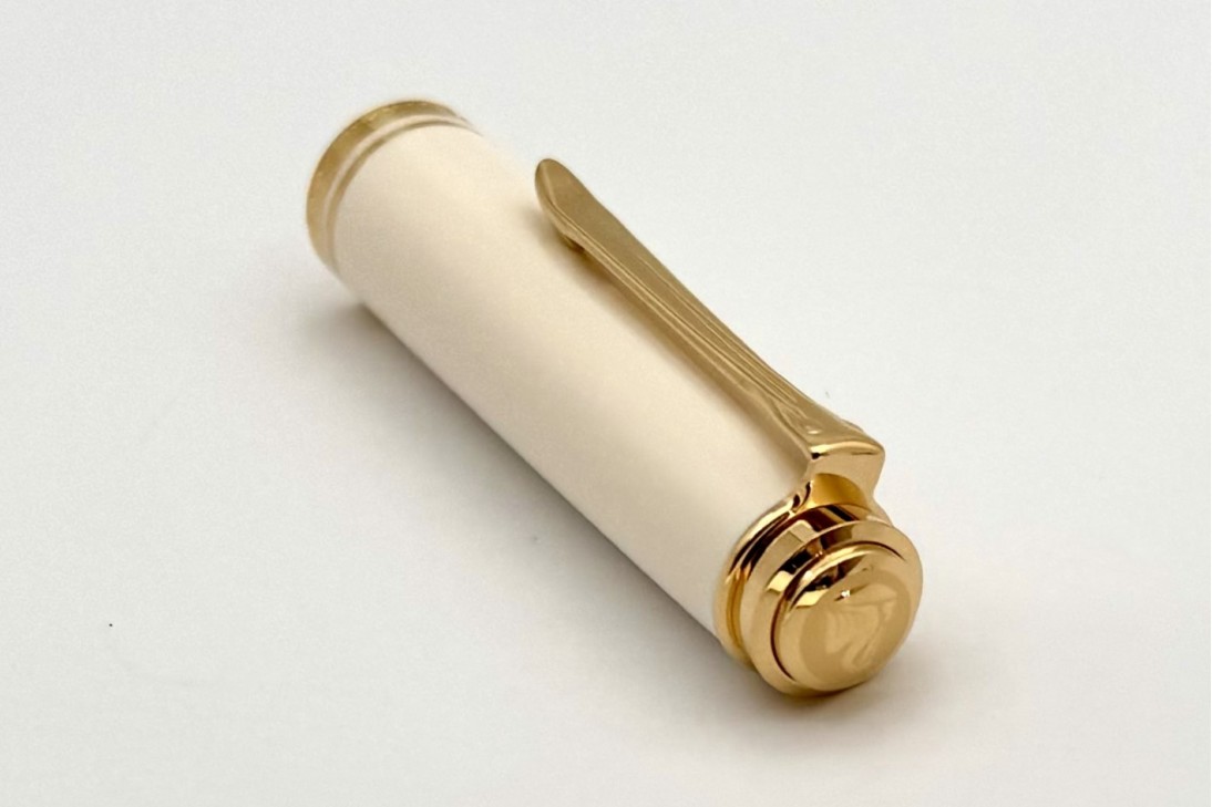 Pelikan Special Edition Souveran M600 Red White Fountain Pen