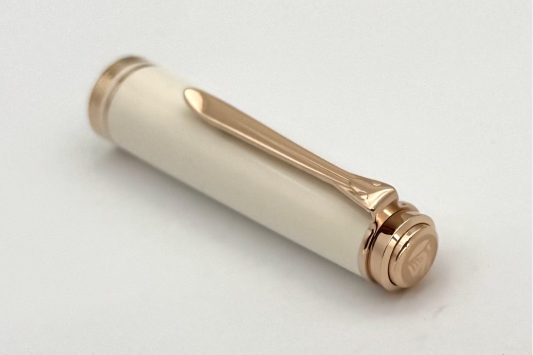 Pelikan Special Edition Souveran M600 White Rose Gold Fountain Pen
