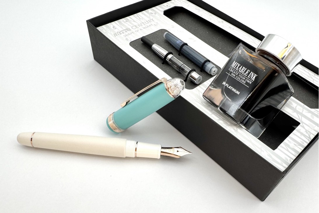 Platinum Limited Edition 3776 Century Shape of Heart Bluebird Fountain Pen