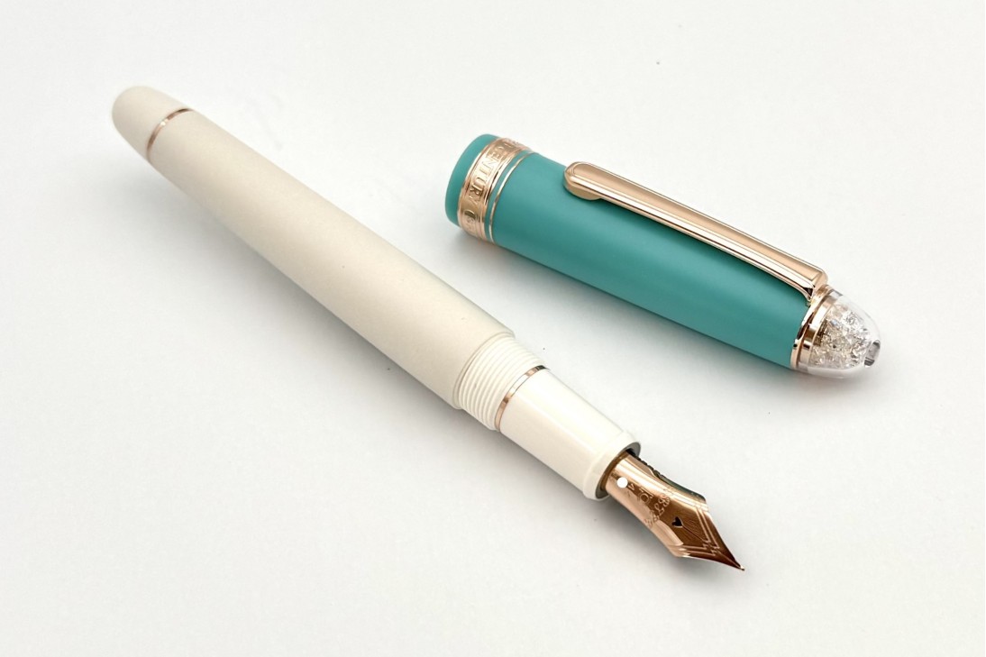 Platinum Limited Edition 3776 Century Shape of Heart Bluebird Fountain Pen