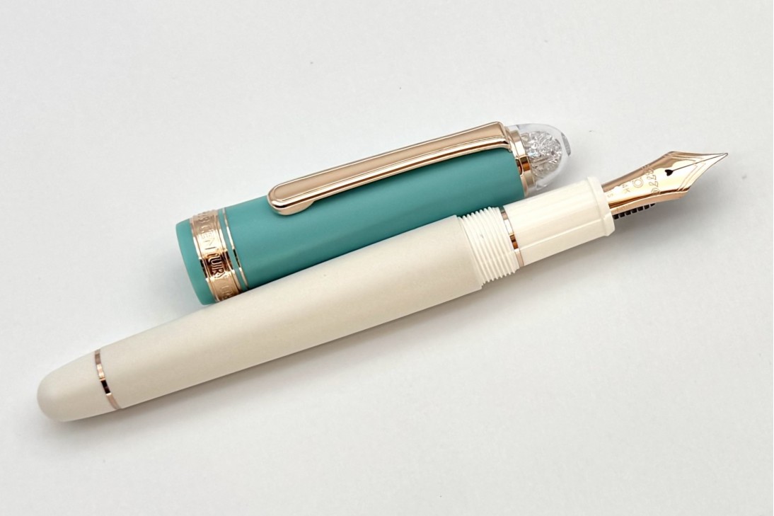 Platinum Limited Edition 3776 Century Shape of Heart Bluebird Fountain Pen