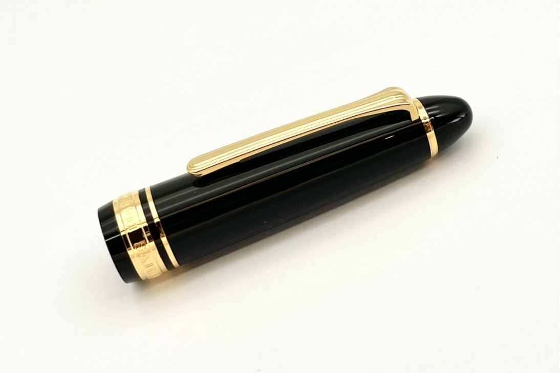 Sailor 1911 Standard Black with Gold Trim Fountain Pen