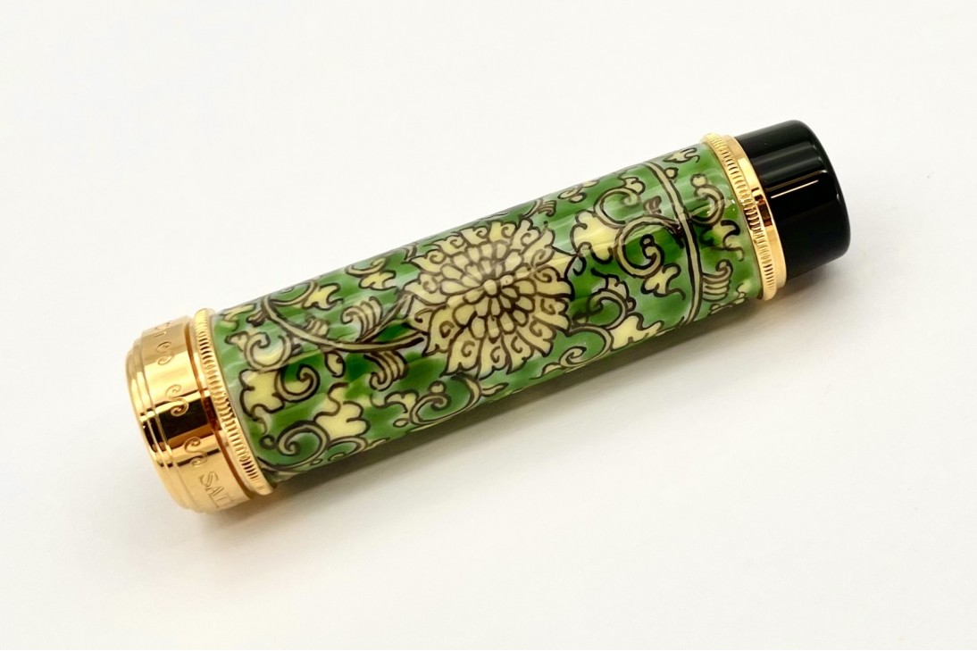 Sailor Arita Gen Emon Kiln Ouryokusai Kabuto Karakusa Arabesque Fountain Pen