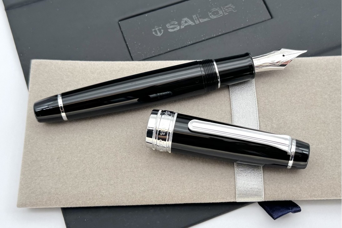 Sailor King of Pens - King Professional Gear Black with Rhodium Trim Fountain Pen