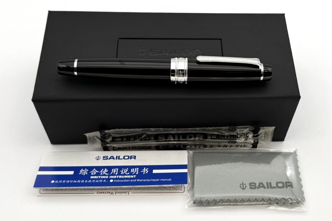 Sailor King of Pens - King Professional Gear Black with Rhodium Trim Fountain Pen